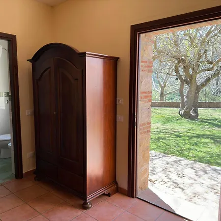 Masseria Rocca Di Gonato Фермерский дом Кастельбуоно