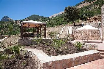 Masseria Rocca Di Gonato Фермерский дом Кастельбуоно