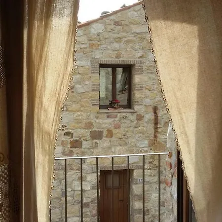 Masseria Rocca Di Gonato Фермерский дом