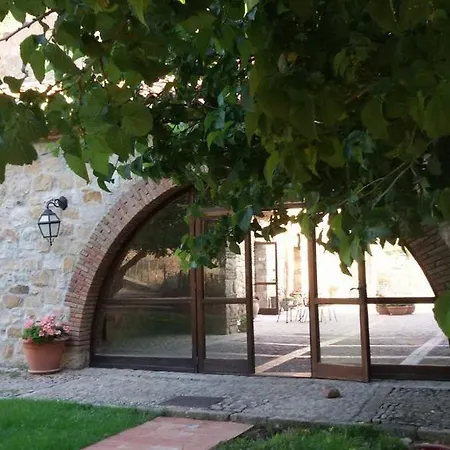 Masseria Rocca Di Gonato Кастельбуоно
