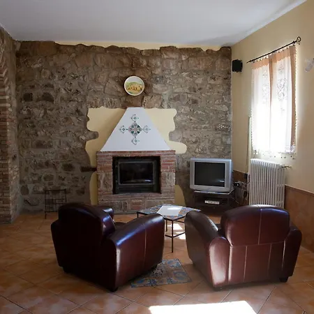 Masseria Rocca Di Gonato Фермерский дом